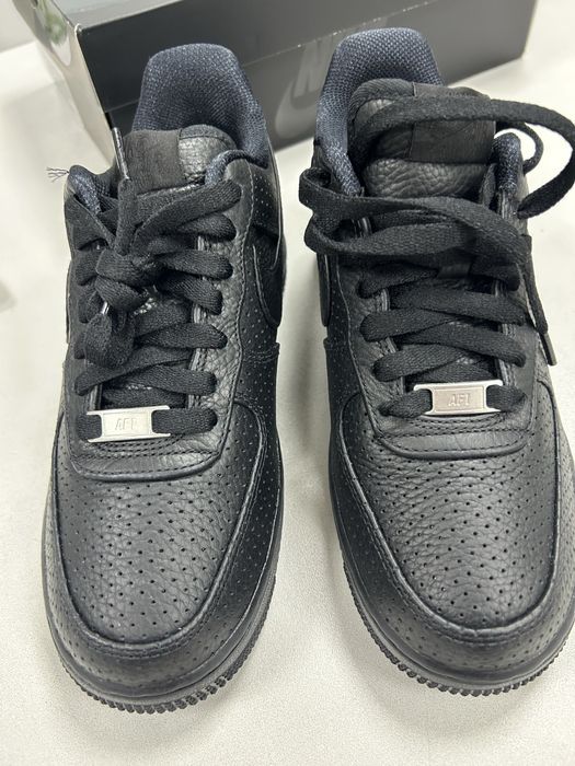 Продам кроссовки NIKE мужские новые