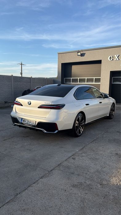BMW Seria 7 2024 — imagine 3