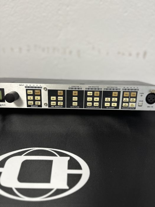 Vând tascam si universal audio volt 2