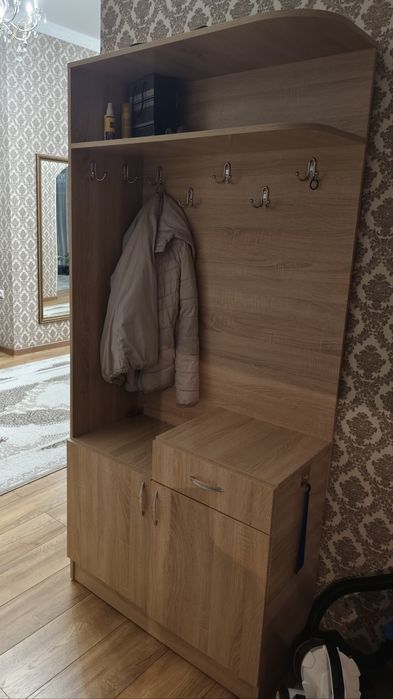 Вешалка в прихожую