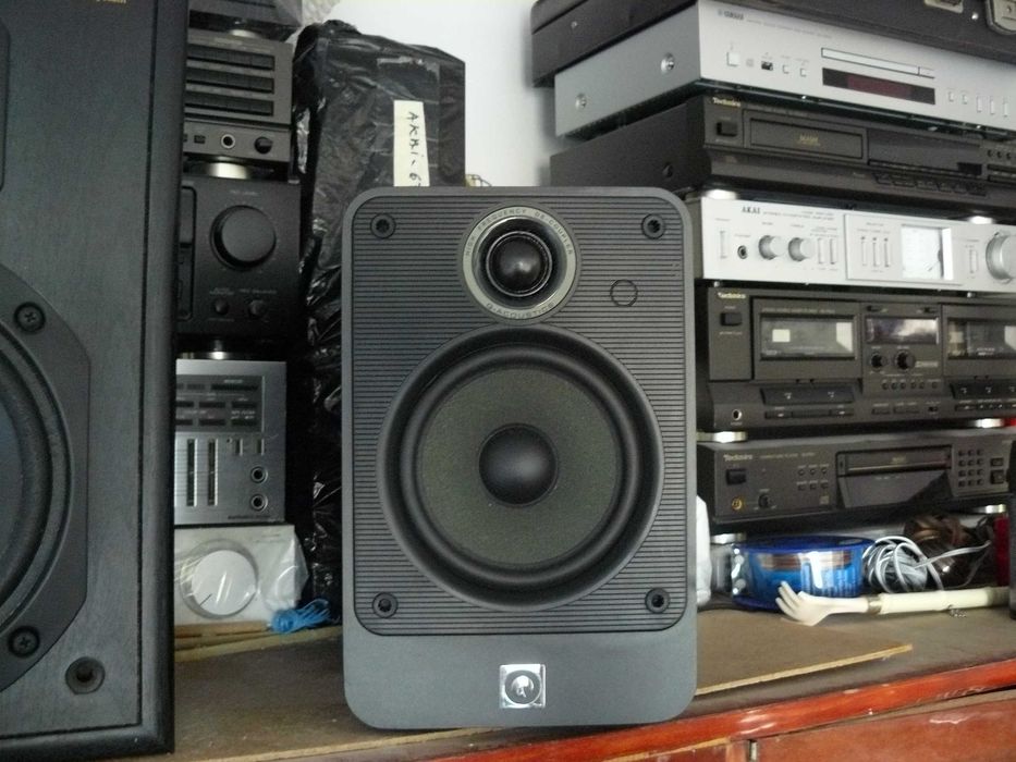 Boxe pt muzica Q Acoustics 2020i