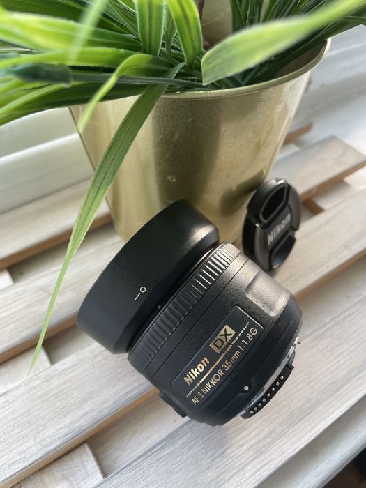 Объектив Nikon 35 мм, 1.8