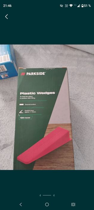 Pene din plastic. NOI