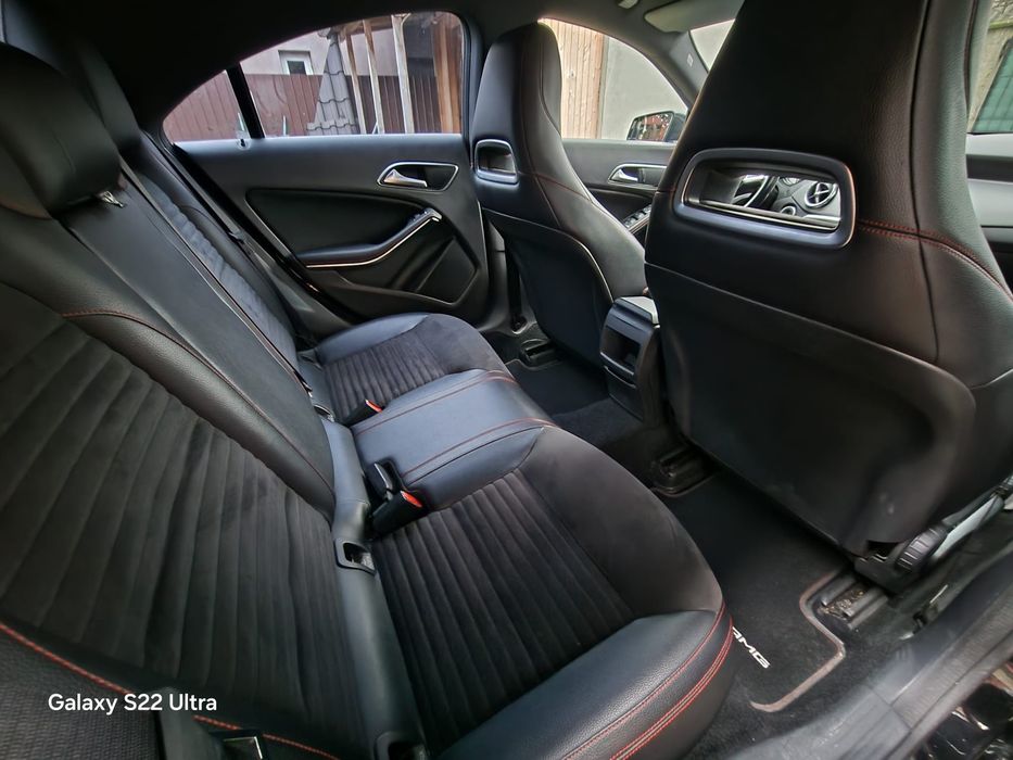 Vând Mercedes CLA  2014