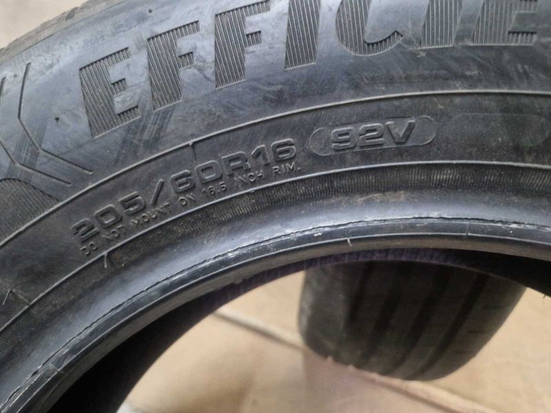 2 Goodyear R16 205/60
летни гуми
DOT4122