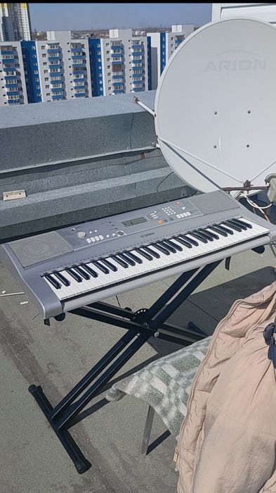 Продам синтезатор YAMAHA в отличном состоянии