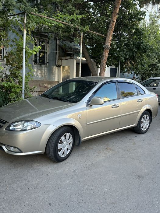 Продам Chevrolet Gentra, 2015, Mexanika, Shampanskiy rang.