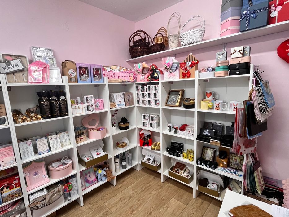 Стока подаръци/цветя от затворил магазин