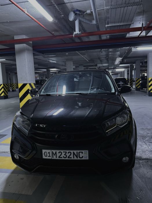 Lada Xray Cross full