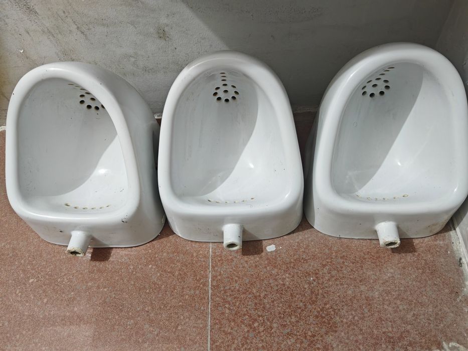 Продам писсюары в отличном состоянии