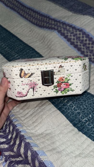 Шкатулка для украшений