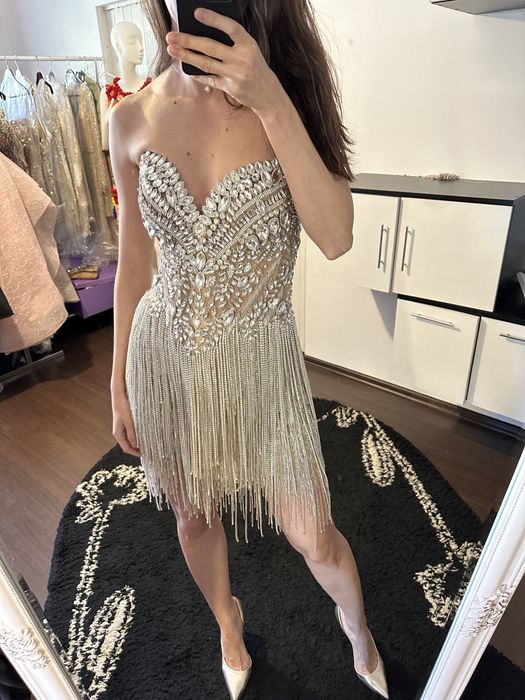 Rochie bijuterie de inchiriat Nadare deosebita