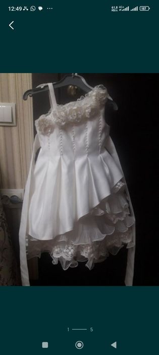 Продам на девочку платье