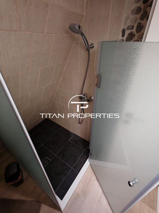 Дава се под наем Етаж от къща в Пловдив, Център - 140 кв.м за 1000 € - Снимка #14