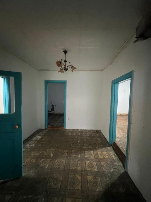 Сдам на долгиц срок Дом  8 мкр.