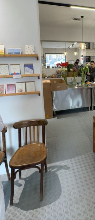 Продается стул деревянный