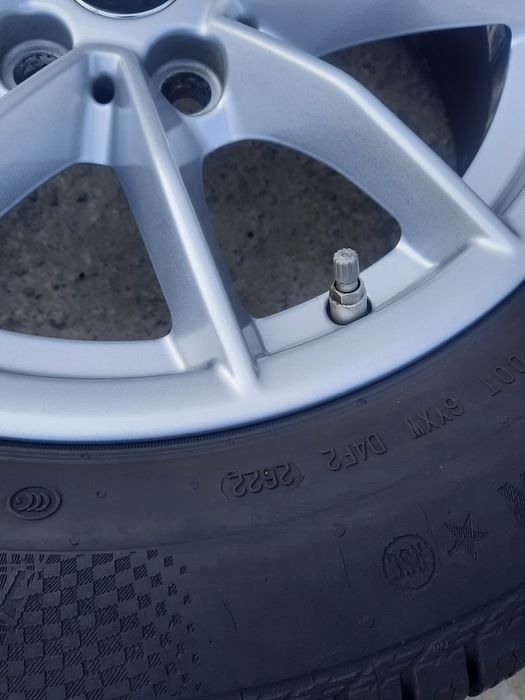 4 Броя 205/60/16 Continental 2x8,5mm 2x7mm 1x22 1x20 2x19 DOT