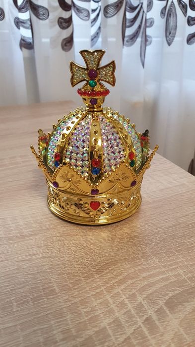 Vând   Decorațiune Coroană  regală