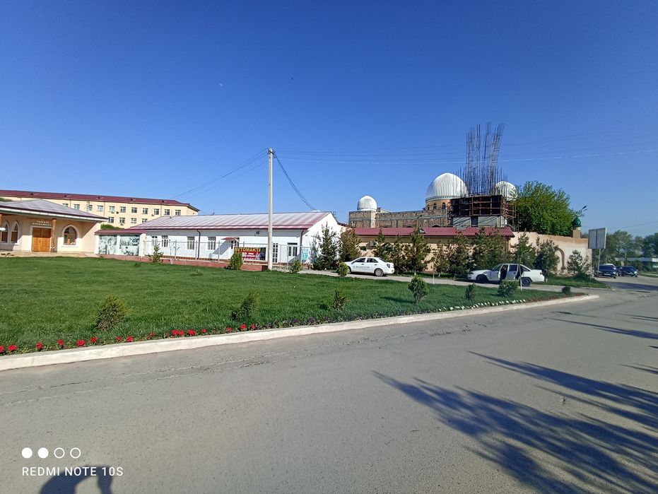 Юкори Чирчик тумани Янгибозор марказида безнес ёки яшаш учун уй