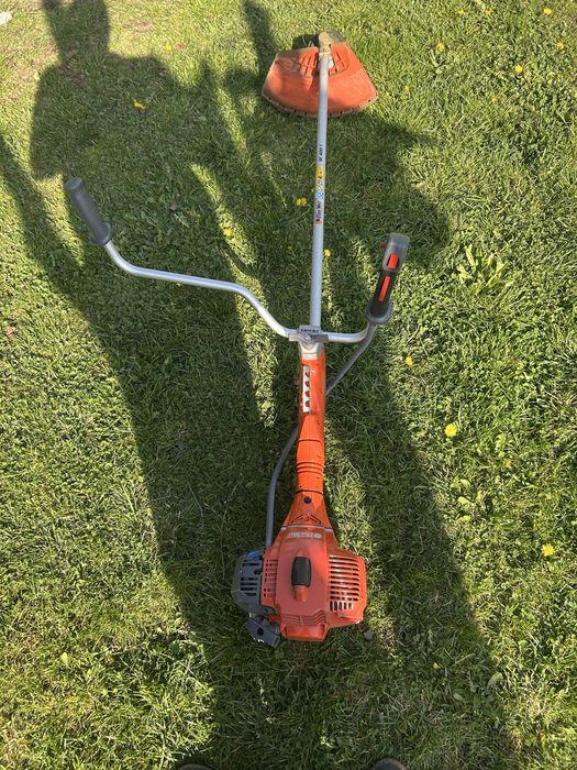 Motocoasa profesioanala oleo mac  Oleomac bc 400 t