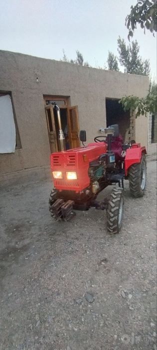 Traktor Zubir 1125