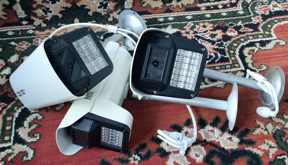 NS Kamera 4mplik 3ta sotiladi Kamplekt