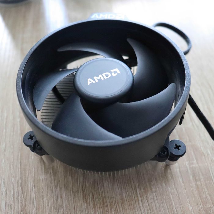 Cooler procesor AMD Wraith Stealth