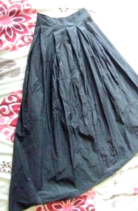 Дълга черна пола