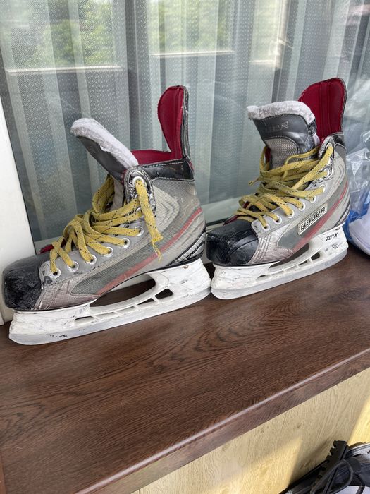 Коньки хоккейные