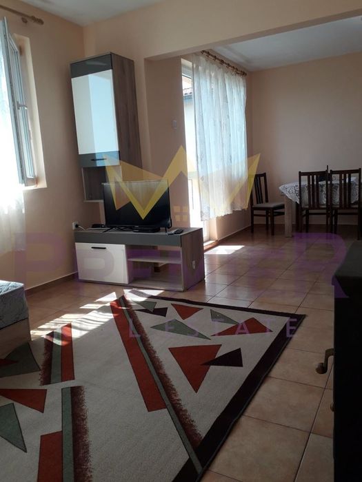 Дава се под наем Етаж от къща в с. Звездица, Област Варна - 130 кв.м за 510 € - Снимка #2