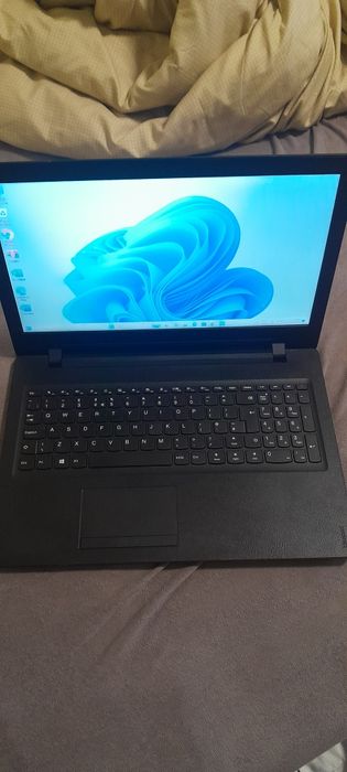 Vând sau schimb  leptop și inprimanta ca noi