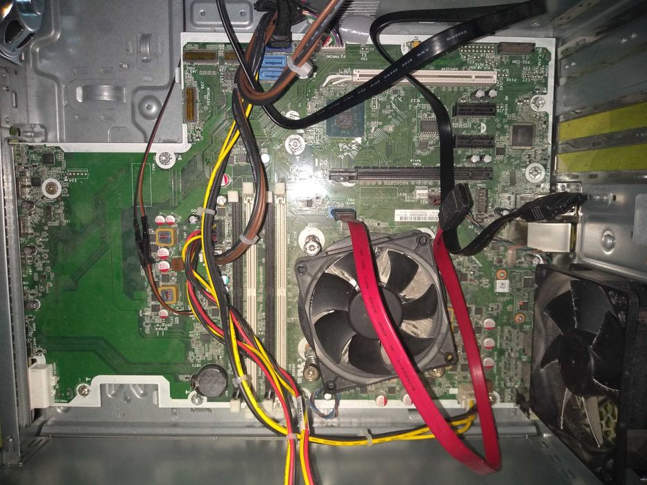 Компютър Hp I5-8500 без рам и диск.