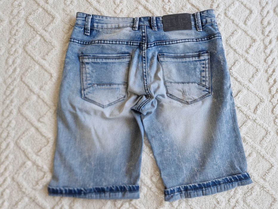 Юношески дънки подходящи за момче