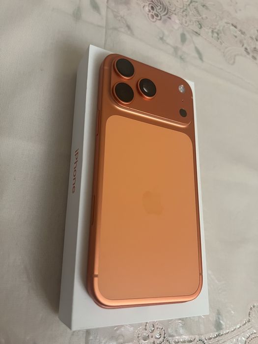 Iphone 17 pro max / 256 Gb / 100% ёмкость / 42 цикла.