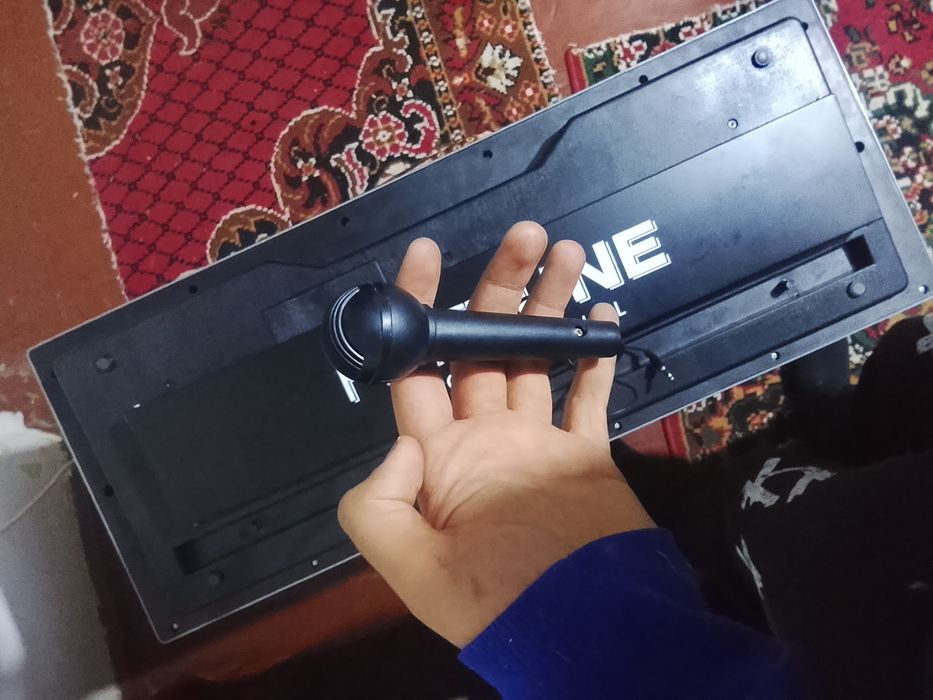 Orgă MK-2083 este într-o stare perfecta fara zgarieturi