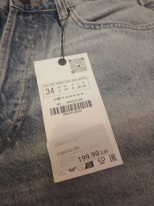 Blugi Zara noi cu eticheta marimea 34