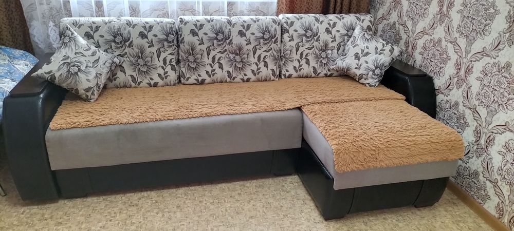 Продам хорошии диван