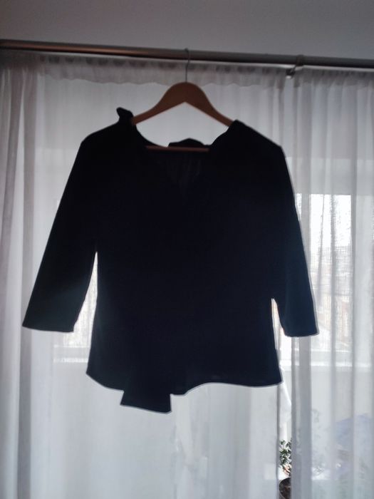Bluza eleganta , culoare negreu , marime xs