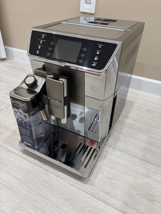 Кофемашина DeLonghi PrimaDonna Elite