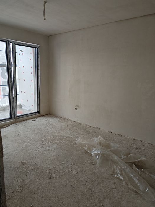 Четиристаен апартамент в Център