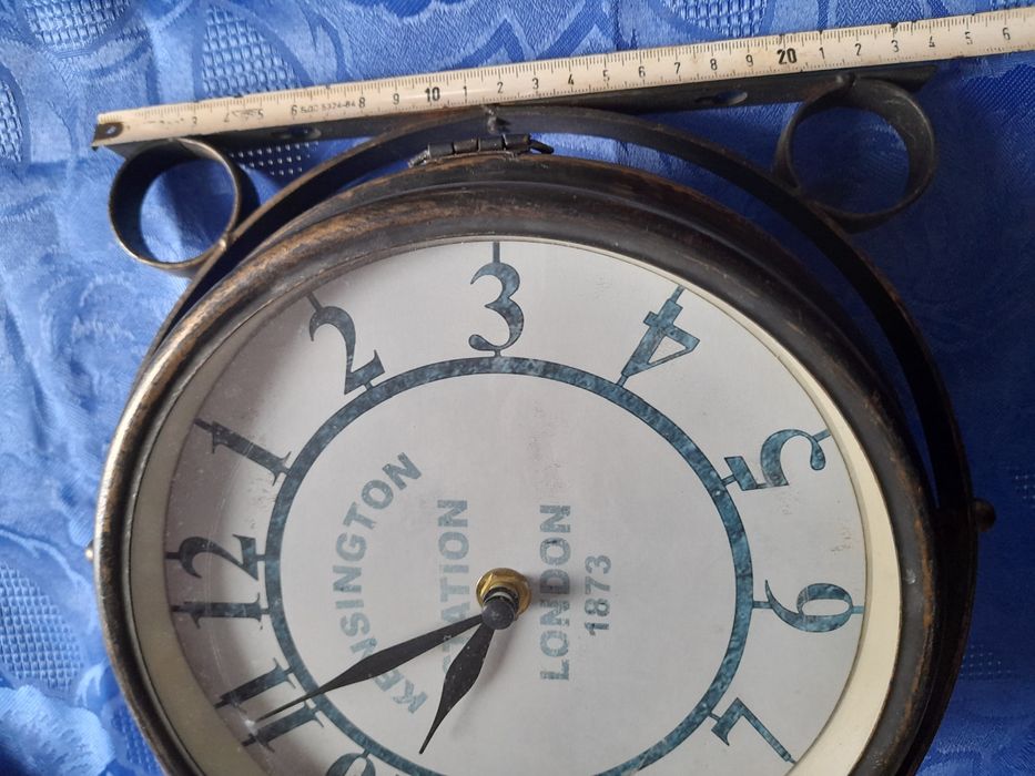 Джобен кварцов и Реплика на гаров часовник