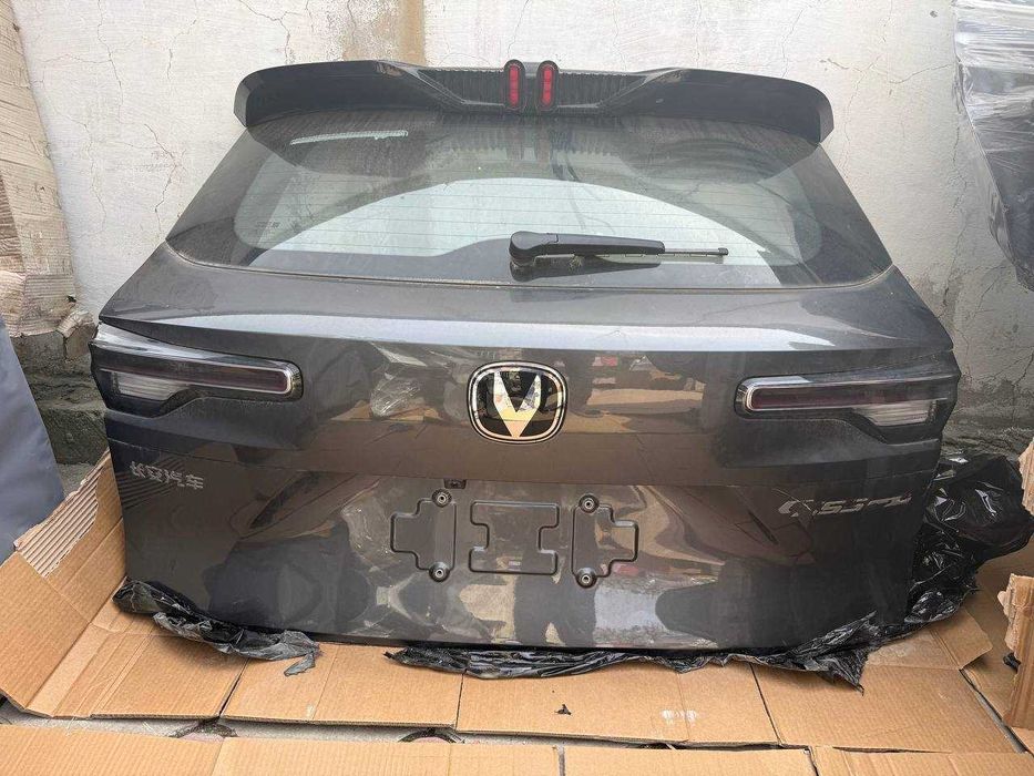 Крышка багажника б/у оригинал Чанган Цс55+ мокрый асфальт