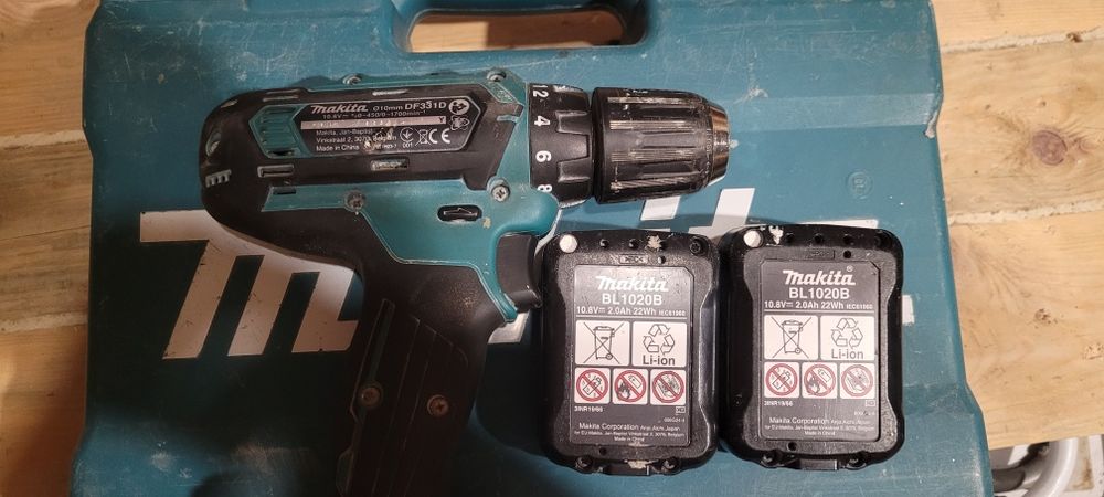 Makita.  df 331 d