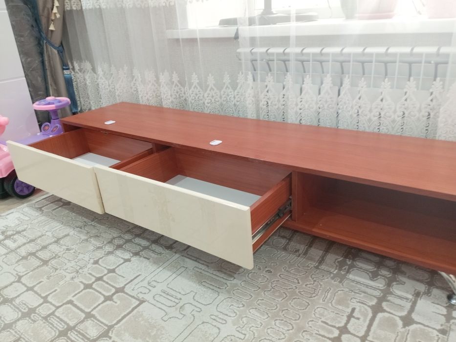 Продаю тумба под телевизор