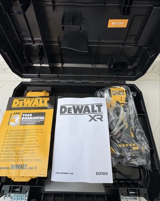 DEWALT DCF850 Masina de insurubat cu impact