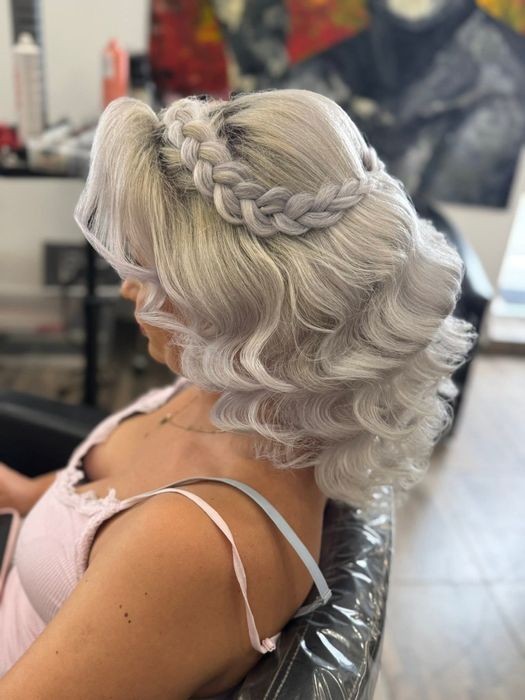 Make-up și coafat la domiciliu 100 lei