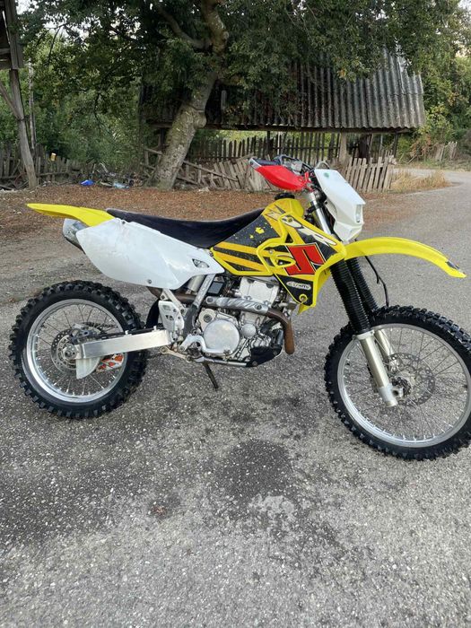 Suzuki DR Z 400.