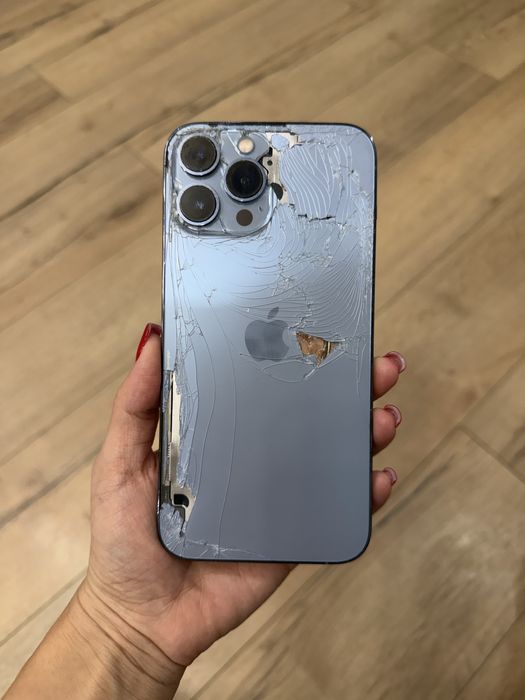 Продам айфон 13 про макс