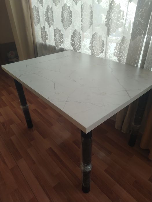 Стол кухонный продам