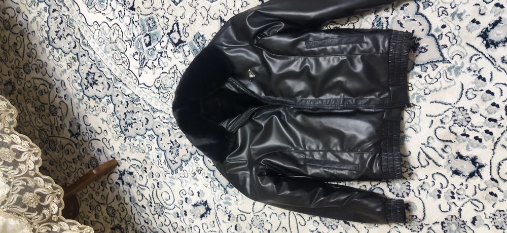 Продам новую кожаную куртку